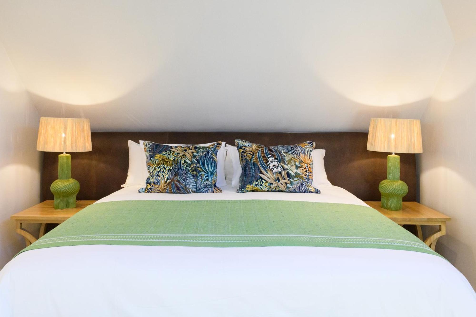 Luxury Apartments - Rozenhof Villa สเตลเลนบอช ภายนอก รูปภาพ